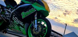 株式会社２りんかんイエローハット　バイク　背景