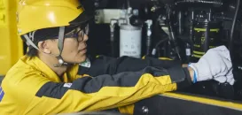 コマツ富山株式会社　作業背景