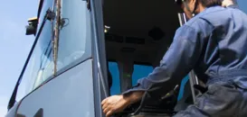 有限会社橘生重工整備　作業背景