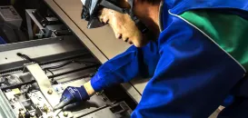 阪神輸送機株式会社　エレベーターメンテナンス　作業背景