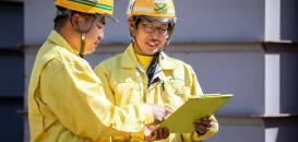 株式会社光洲産業　整備士　作業背景