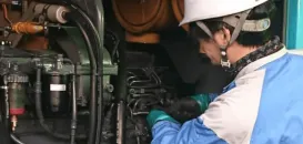 株式会社ヒロツ　建機メンテナンス　作業背景