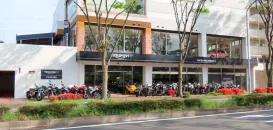 株式会社光岡自動車_トライアンフ横浜港北_外観