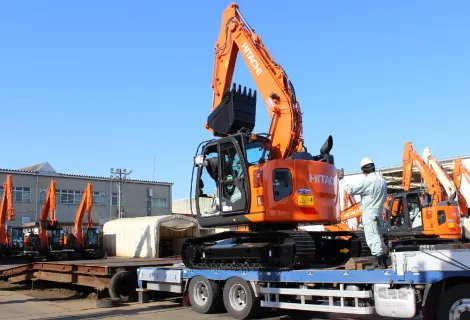 日立建機ロジテック株式会社_積込