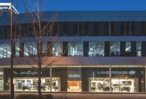 八光エルアール株式会社_アストンマーティン大阪_店舗外観
