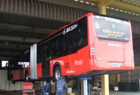 華陽オートテック株式会_本社_車両