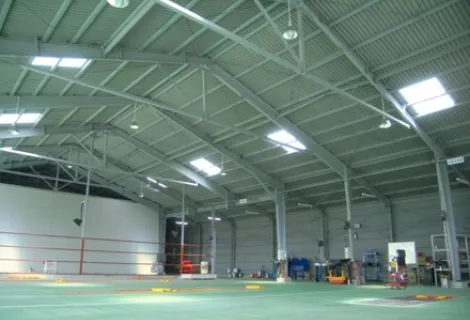 株式会社ユーロトランス_本社_自動車整備工場