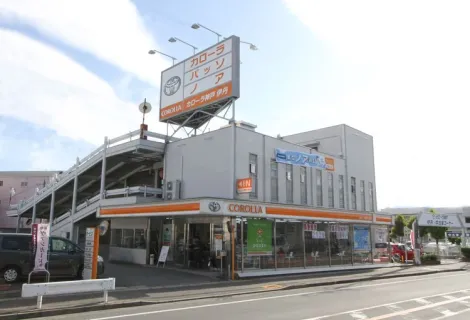 トヨタカローラ神戸株式会社_伊丹店_外観