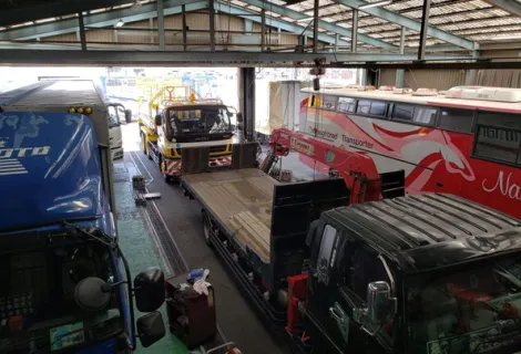 新晃自動車工業株式会社_滋賀営業所_整備工場