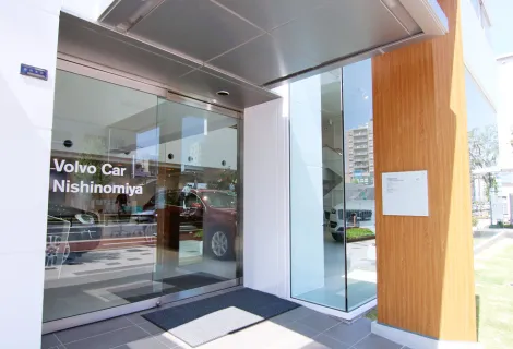 双日オートグループジャパン株式会社_店舗正面入口
