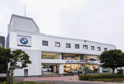 株式会社アウトプラッツ_BMW池袋_店舗外観