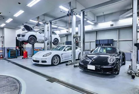 株式会社ブライトインターナショナル_整備工場
