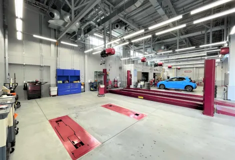 岐阜トヨタ自動車株式会社_真正店_店舗内装