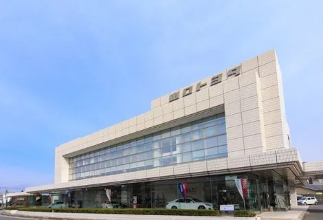 山口トヨタ自動車株式会社_小郡店_店舗外観