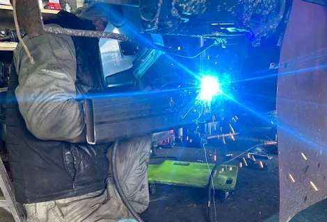 有限会社スズカ自動車_整備工場_ボディ修理