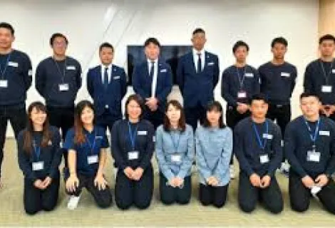 株式会社トラックファイブ＿スタッフ