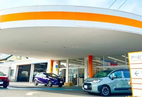 トヨタカローラ名古屋株式会社_豊川店_店舗外観