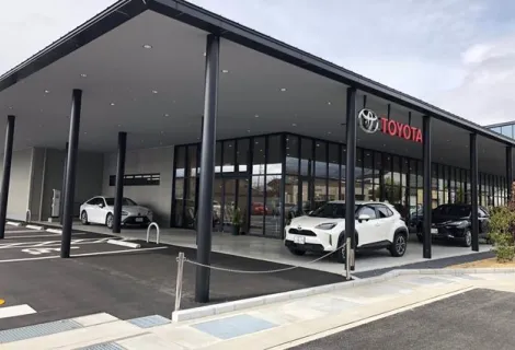 トヨタカローラ山梨＿甲斐アルプス店＿店舗外観