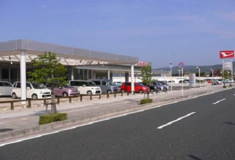 和歌山ダイハツ販売株式会社＿岩出ダイハツ＿店舗外観