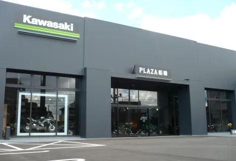 株式会社ビー・フリー_カワサキプラザ船橋_店舗全景