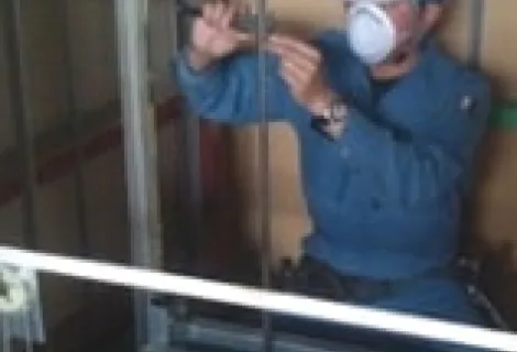 株式会社ホイストクレーン　作業背景