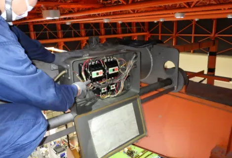 株式会社ホイストクレーン　作業背景