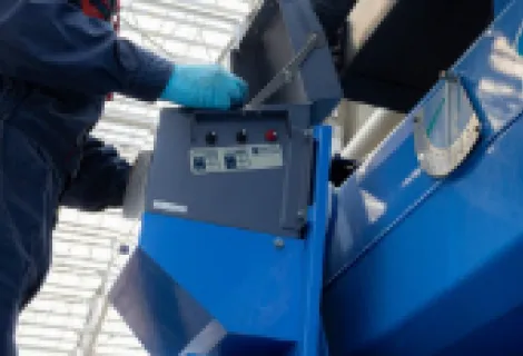 株式会社キナン　作業背景