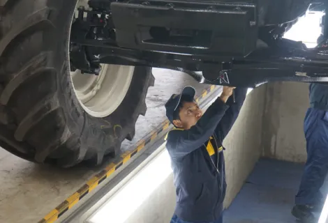 日本ニューホランド株式会社　作業背景