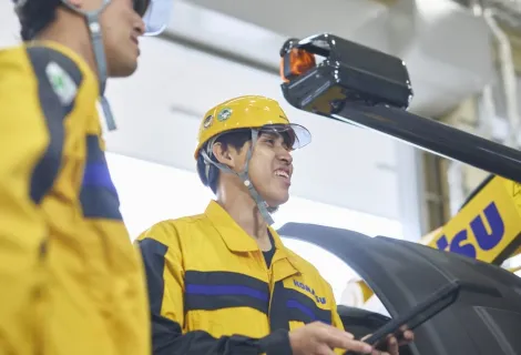 コマツ富山株式会社　作業背景