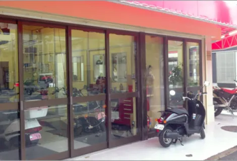 株式会社八尾カワサキ