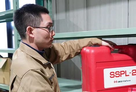 日本スピードショア株式会社　作業背景