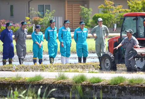 株式会社北陸近畿クボタ　作業背景