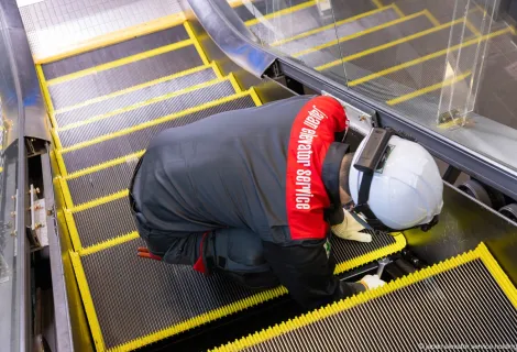 ジャパンエレベーターサービスホールディングス株式会社_メンテナンス2