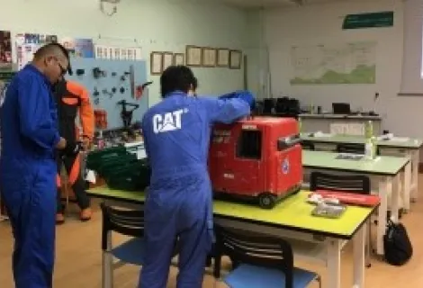 東京レンタル株式会社_東富士営業所_社内