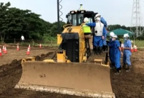 東京レンタル株式会社_川崎営業所_作業風景