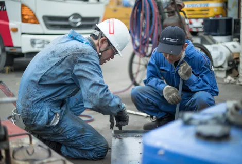 株式会社三洋テクニックス株式会社_本社_機械整備風景