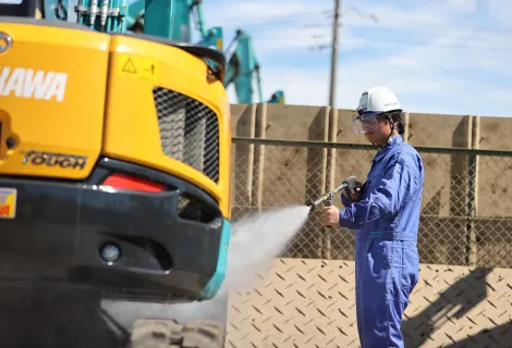 株式会社吉川機械販売_多摩営業所_建機清掃スタッフ