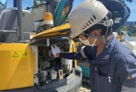 株式会社鈴機商事_相模原営業所_整備風景