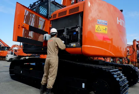 日立建機日本株式会社_関西支社_北近畿支店_城陽営業所_作業風景
