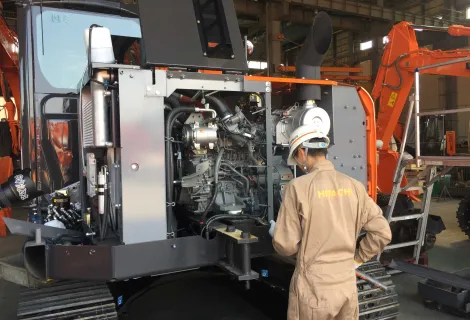 日立建機日本株式会社_ 北海道支社 _道央支店_ 岩見沢営業所_整備風景