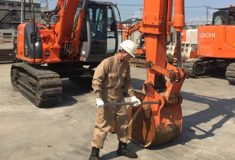 日立建機日本株式会社_関東甲信越支社_ 埼玉支店_埼玉北業所_整備風景