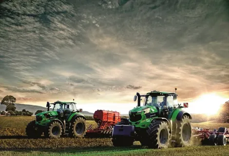 株式会社コーンズ・エージー_中標津支店_トラクター