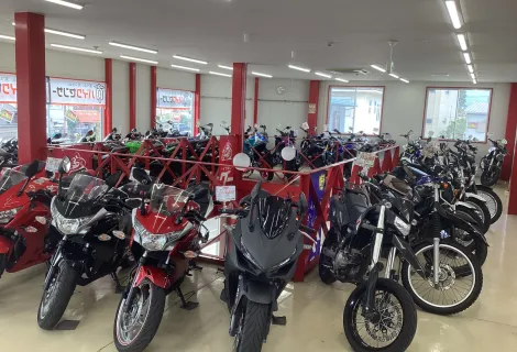 株式会社エナジーモータースタイル_昆陽店_店内