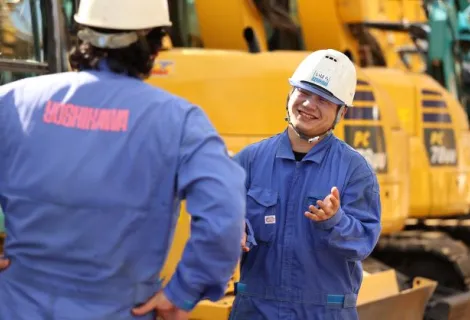 株式会社吉川機械販売_和光営業所/和光配送センター_建機整備風景