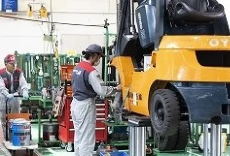 トヨタL&amp;F兵庫株式会社_摩耶ロジスティクスセンター_整備風景