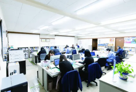 いすゞ自動車エンジン販売株式会社　事務背景