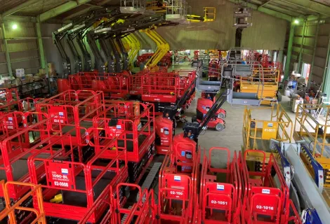 ケーティーマシーナリー株式会社_八街ヤード_建機