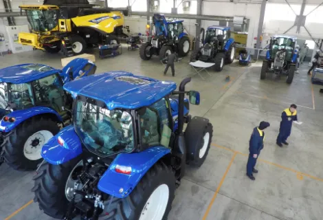 日本ニューホランド株式会社　作業背景