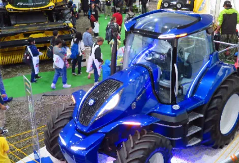 日本ニューホランド株式会社　作業背景