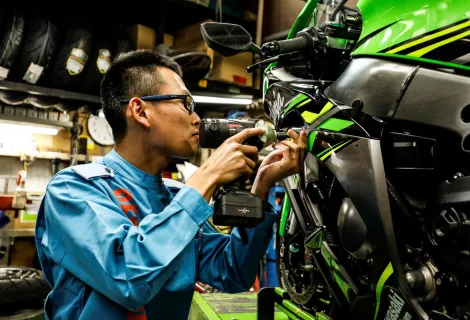 株式会社レッドバロン_岩出店_整備士